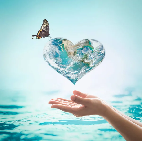 Oszczędzanie Wody Ochrony Środowiska Koncepcja Kampanii Światem Sercu Kształt Miłości — Zdjęcie stockowe