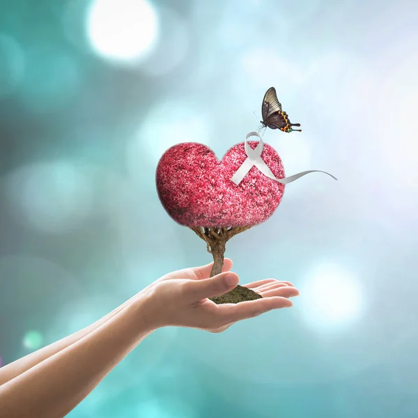 Consciência Fita Branca Árvore Coração Amor Vermelho Para Dia Internacional — Fotografia de Stock