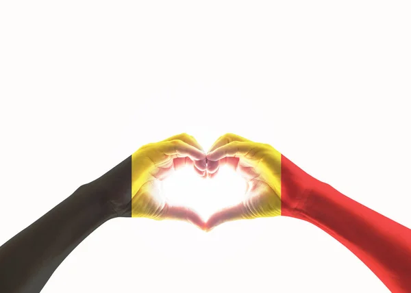 Patrón Bandera Roja Amarilla Negra Belga Las Manos Forma Corazón — Foto de Stock