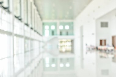 Ofis binası arka plan bulanık iş lobisi resepsiyon salonu iç mekan ya da pencere camından gelen bulanık ışığı olan boş oturma odası