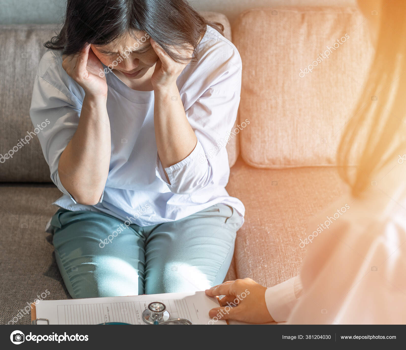 Headache Migraine Patient Stressful Depressed Menopause Ageing Woman  Hormonal Change Stock Photo by ©Chinnapong 381204030