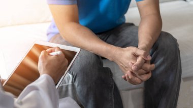 Erkek sağlığı hastalığı, prostat kanseri ya da erkek hasta ile akıl hastalığı üzerine doktor ya da psikiyatrist arasında tıbbi klinikte ya da hastanede teşhis muayenesi yapılması