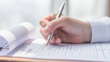 İş başvurusunda bulunan ya da sağlık sigortası talebinde bulunan şirket başvuru formu dolduran kişi