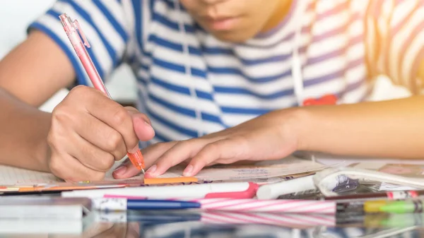 Educação Volta Conceito Escola Dia Alfabetização Com Menina Estudante Estudando — Fotografia de Stock