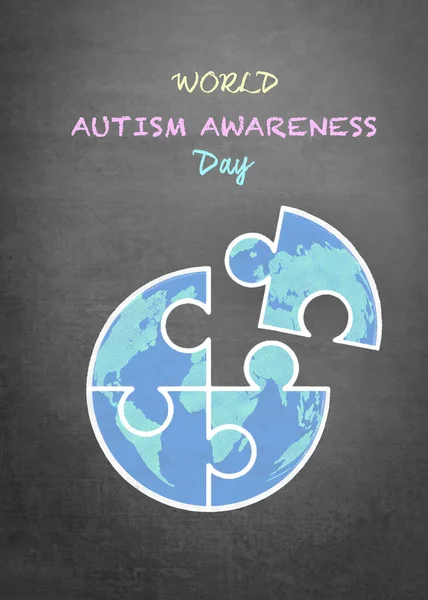 Wereld Autisme Bewustmakingsdag Met Krijtkrabbel Wereldbol Puzzelstukjes School Zwart Schoolbord — Stockfoto