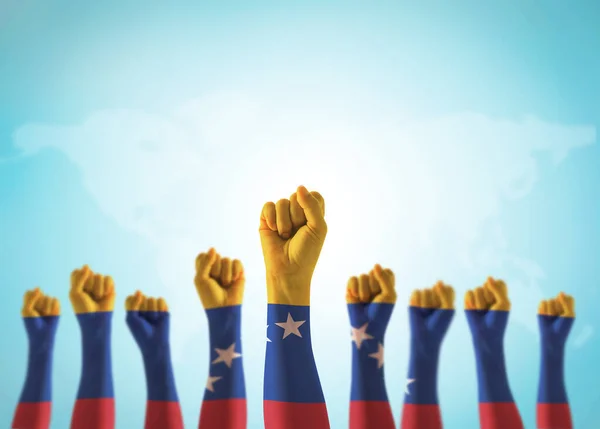 Drapeau Venezuela Sur Les Mains Peuple Poing Isolé Avec Chemin — Photo