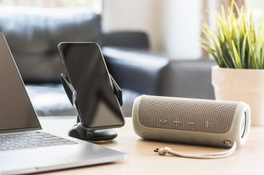 Hoparlör, bluetooth kablosuz kablosuz kablosuz bağlantı ile sesli arama iletişimi, multimedya müzik eğlencesi, taşınabilir mini ev sineması için kullanılan bilgisayar bilgisayarı hoparlörü.
