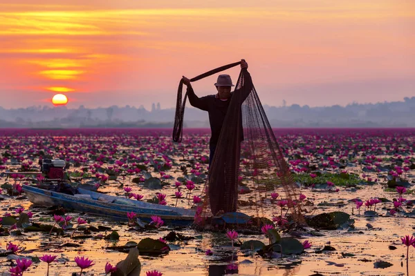 Silhouette Fisherman Working Boat Lake Catching Fish Sunrise — Stock Photo, Image