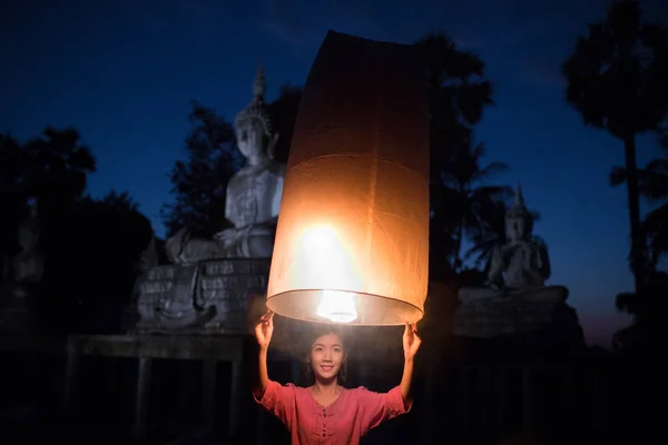 Ragazza Sta Rilasciando Lampada Thailandia Cultura Nelle Zone Rurali Della — Foto Stock