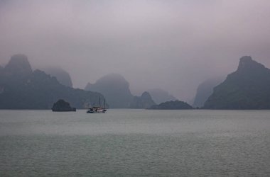 Ha Long Bay turist teknesi, Vietnam