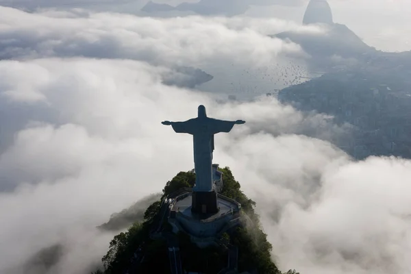 Kurtarıcı İsa heykeli, Corcovado, Rio de Janeiro, Brezilya