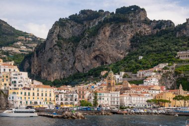 Amalfi kasabası açık denizden, Salerno, Campanis, İtalya