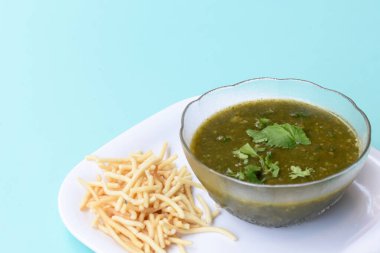 Limonlu kişniş çorbası, sebzeli limonlu kişniş çorbası, Hint usulü vejetaryen limonlu kişniş çorbası.