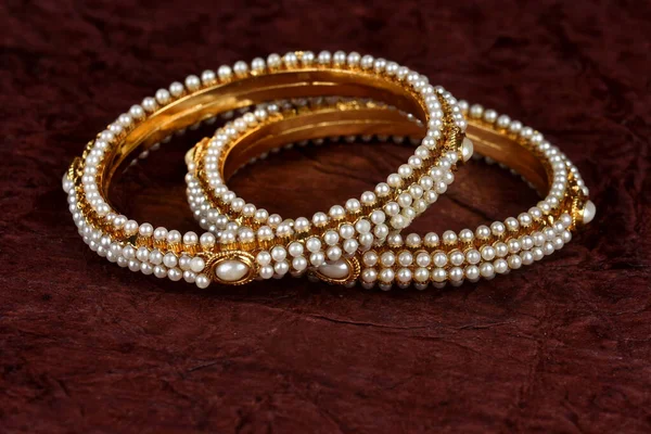 珍珠手镯 印度珍珠手镯 印度传统珠宝 — 图库照片