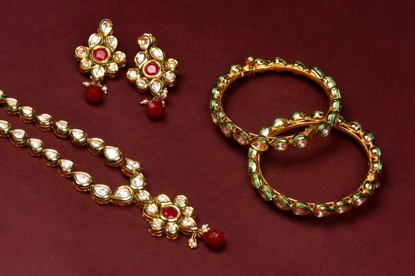 Indiase Sieraden Accessoires Achtergrond Kundan Ketting Set Indiase Traditionele Gouden — Stockfoto