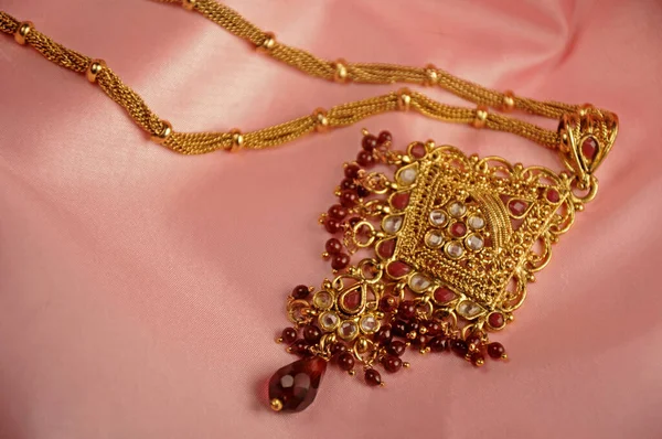 Золотое Ожерелье Традиционные Индийские Украшения — стоковое фото