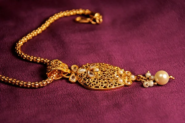 Guld Och Pärla Hänge Med Kedja Indiska Traditionella Smycken — Stockfoto