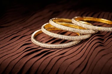 Hint elmas bilezikleri, Hint geleneksel mücevherleri.