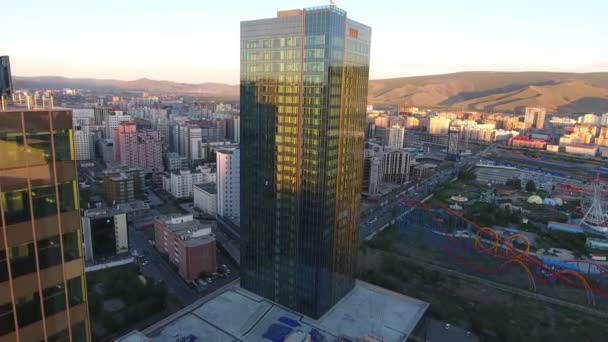 Drohnenschuss Bei Sonnenuntergang Über Dem Shangri Hotel Ulan Bator Der — Stockvideo