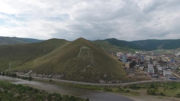 Genghis Khan Enfrenta Uma Colina Mongólia Ulan Bator Drone Aéreo — Vídeo de Stock