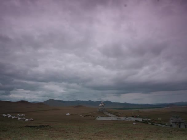 Timelapse Nuages Avec Fond Statue Équestre Genghis Khan Mongolie — Video
