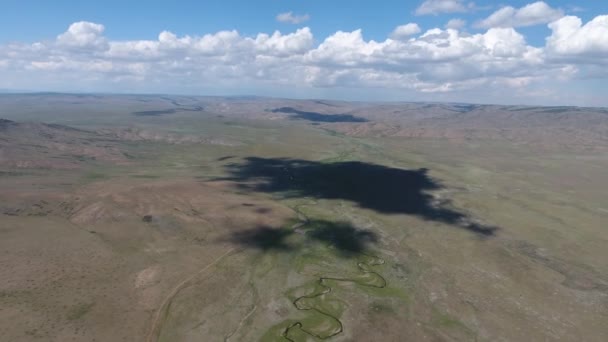 Aereo Drone Ombra Una Nuvola Nel Paesaggio Infinito Mongolia — Video Stock