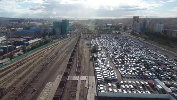 Καταπληκτικό Κοντινό Εναέρια Drone Shot Μετά Από Ένα Τρένο Στο — Αρχείο Βίντεο