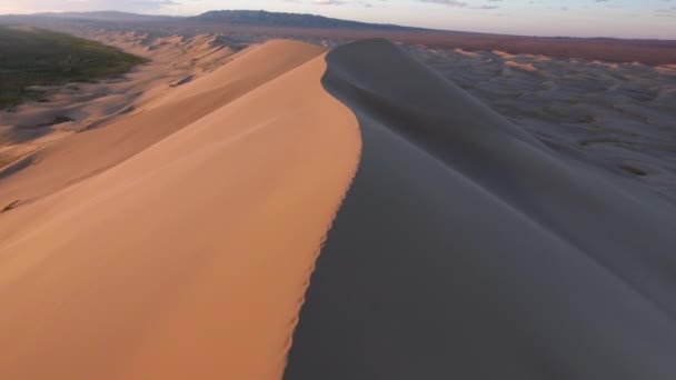 Dunas Arena Desierto Tiro Aéreo Salida Del Sol Línea Perfecta — Vídeo de stock