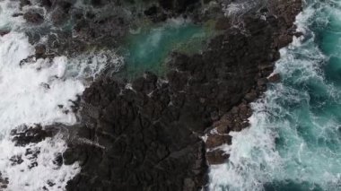 Martinique 'deki yarımadada hava aracı atışı yapıldı. Okyanusun üzerinden uç