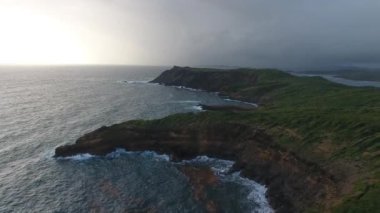 Martinque 'deki Point Caracoli kıyısında hava aracı atışı.