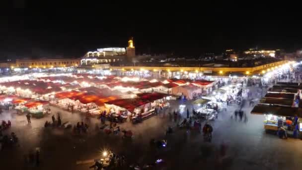 Hora limite da praça e mercado Jemaa el-Fnaa na medina de Marraquexe — Vídeo de Stock