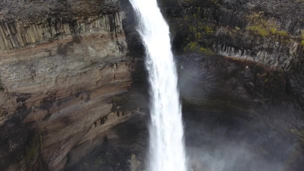 Vista Épica Drone Aéreo Sobre Paisagem Cachoeira Haifoss Islândia Natureza — Vídeo de Stock