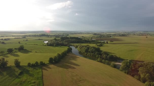 Krajobraz Wiejski Francji Pola Rzeka Drzewa Widziane Dronem Czas Dnia — Wideo stockowe