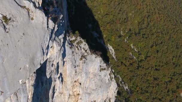 Base Homem Pulando Câmera Lenta Penhasco Choranche Vercors Maciço França — Vídeo de Stock