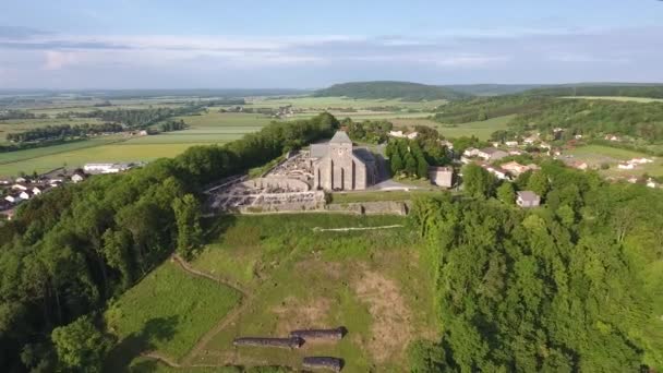 Uitzicht Een Kerk Een Heuvel Dun Sur Meuse Frankrijk Van — Stockvideo