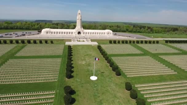 Douaumont Ossuary France Verdun的空中景观 — 图库视频影像