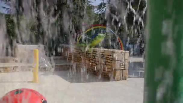Wasserpark Spiele Zeitlupe Fontänen Wasserfall — Stockvideo