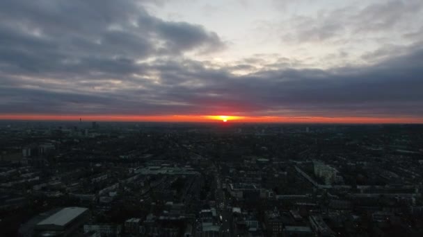 Tramonto aereo sul quartiere di Findsbury a Londra — Video Stock