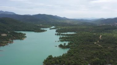 Saint Cassien Gölü üzerinde uçuyor Fransız Kürek Federasyonu 'nun kara bulutlu günü