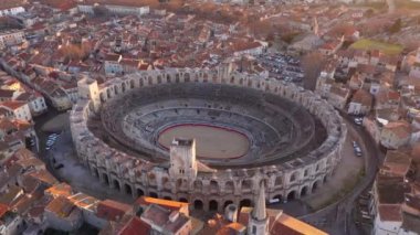 Arles arenasında, Roma amfitiyatrosunda, Fransa 'da uçmak 