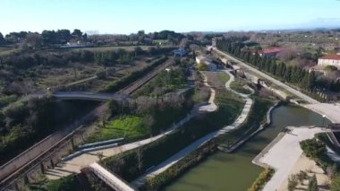 Fonserannes Kilitleri 'nin hava görüntüsü güneşli bir gün, Neuf Ciltleri, Beziers 