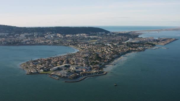 Pointe du Barrou in Sète aerial drone view over the Etang de Thau mediterranean — Stock Video