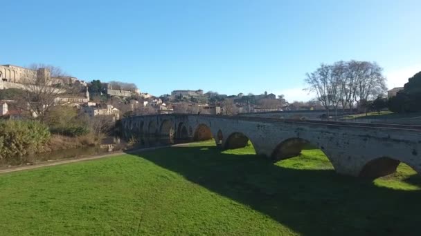 Herbe Verte Vieux Pont Antique Dans Héroïne Béziers Vue Aérienne — Video