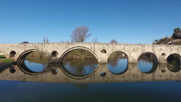 Prachtige Spiegelreflectie Van Pont Vieux Rivier Orb Beziers Drone Schot — Stockvideo
