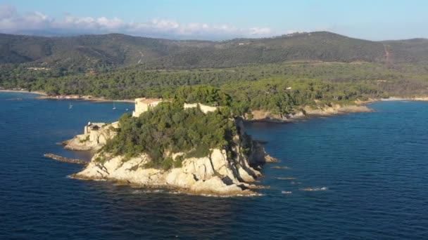 Rocky Island Południe Francji Bormes Les Mimosas Fort Bregancon Słoneczny — Wideo stockowe