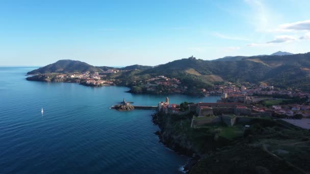 Large aerial view of Collioure France Vermilion Coast sunny day mountains — Stock Video