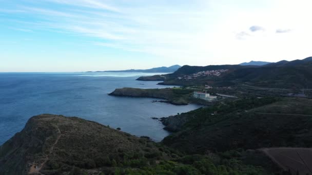 Vista aérea de la costa de Vermilion Francia España frontera mar mediterráneo — Vídeos de Stock