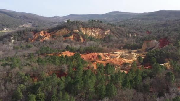 Εναέρια άποψη Rustrel ochre φαράγγι provencal colorado Γαλλία μεσογειακό δάσος — Αρχείο Βίντεο