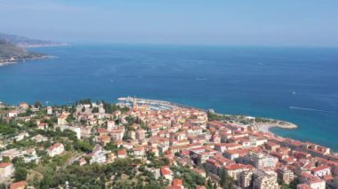 Menton Fransız Riviera Limanı ve Saint-Michel-Archange Bazilikası