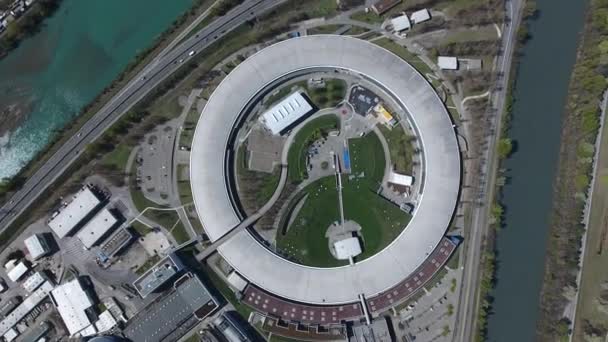 Europees Wetenschappelijk Centrum Grenoble European Synchrotron Radiation Facility Luchtdrone View — Stockvideo